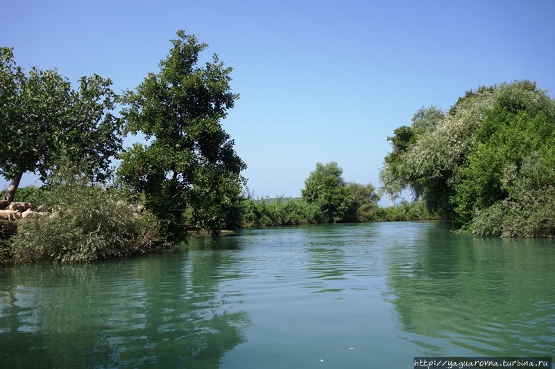Плавание на лодке по реке Ахерон Амудья, Греция
