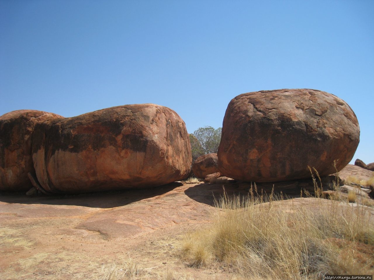 Камни (Шары) Дьявола Карлу-Карлу (Девилс-Марблс) заповедник, Австралия