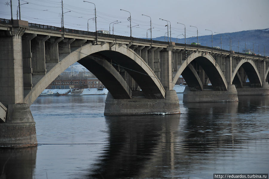 мост с бумажной 10-ти рублевой купюры Красноярск, Россия