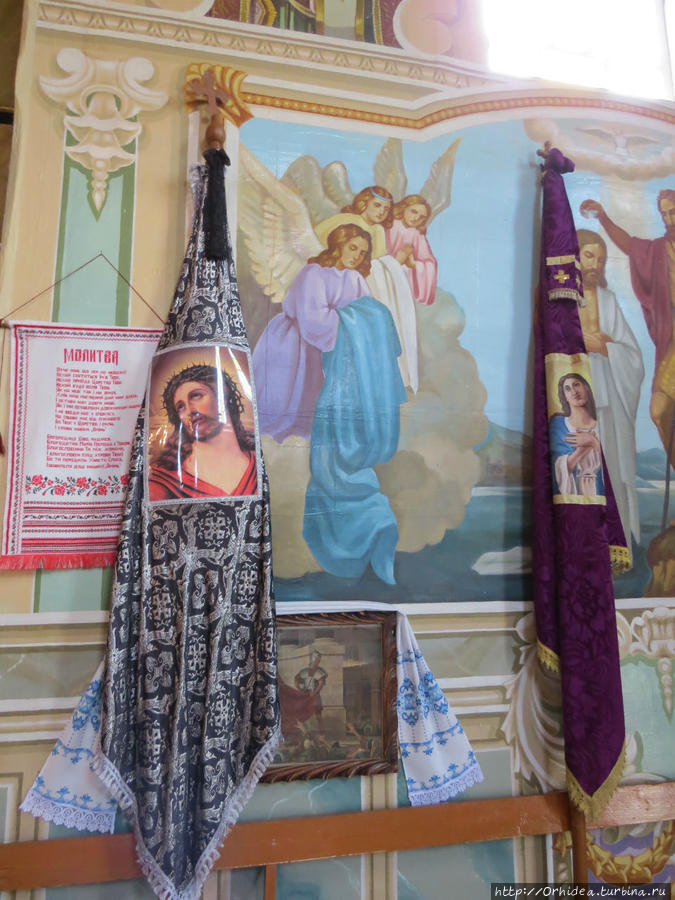 Церковь св. Василия Великого Кадобна, Украина