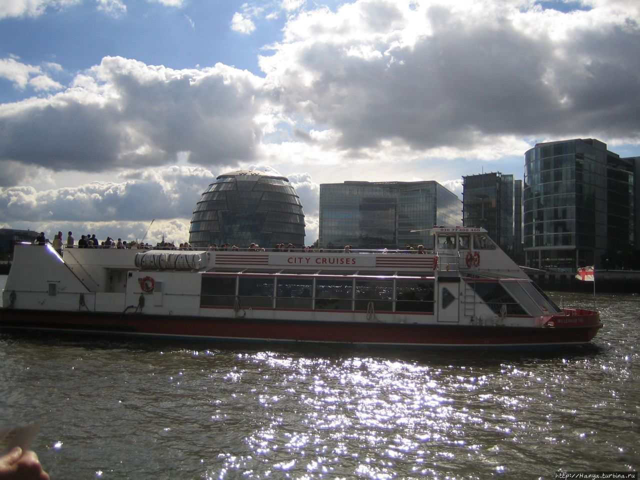 Лондон. Корабли на Темзе Лондон, Великобритания