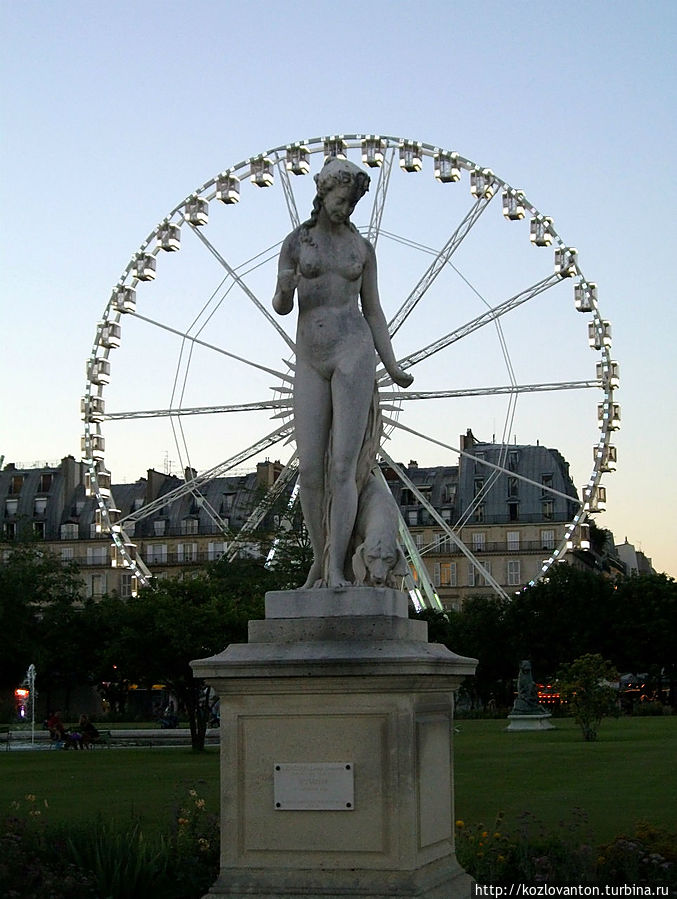 И ее соседка 