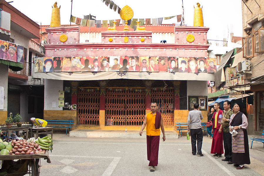 Дели: тибетская деревня Мажну Ка Тила Дели, Индия