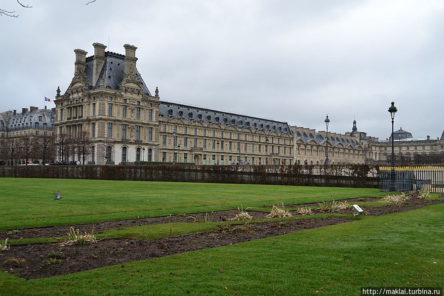 Павильон Марсан — одно из двух уцелевших зданий дворца Тюильри.