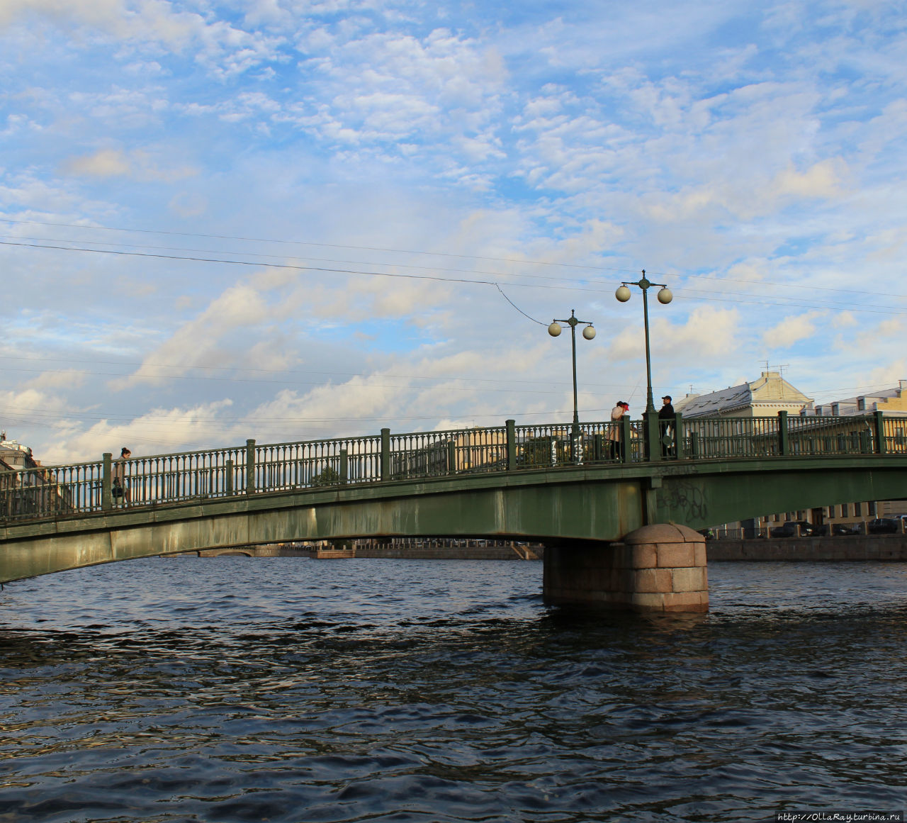 Английский мост через Фонтанку. А люди то рыбачат! Санкт-Петербург, Россия