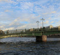 Английский мост через Фонтанку. А люди то рыбачат!