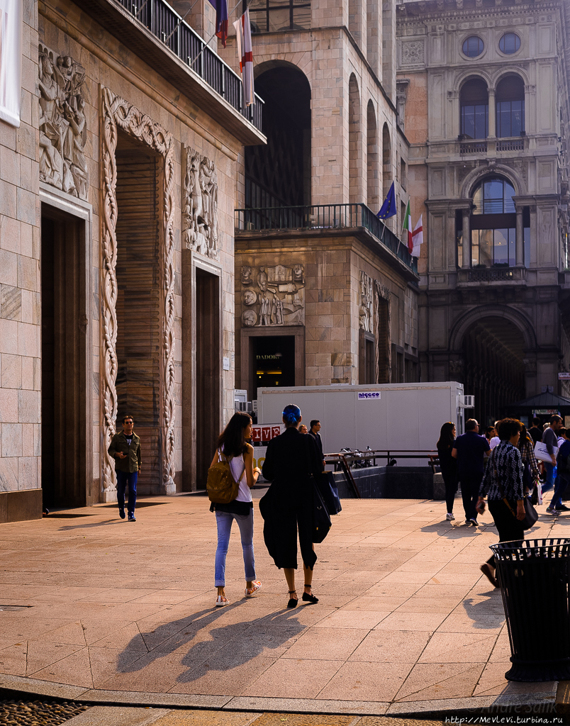 Поход в Музей современного искусства Милан, Италия