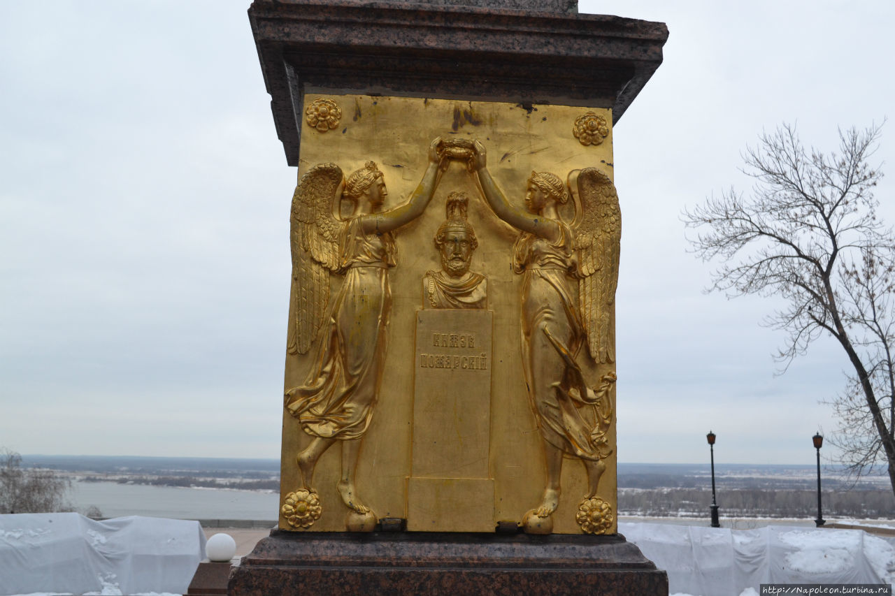 Памятник пожарскому в новгороде