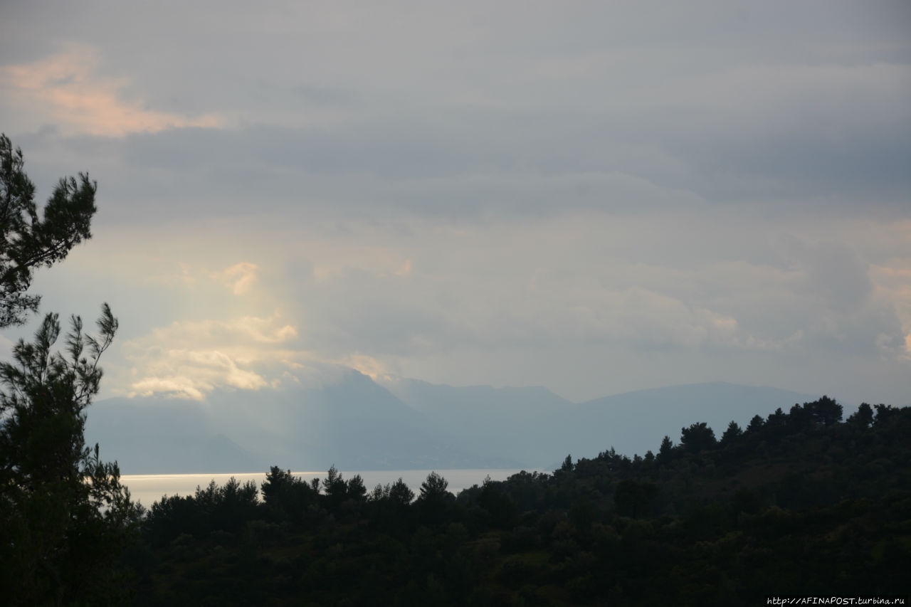 Прокопион. За облачной гранью Прокопи, остров Эвбея, Греция