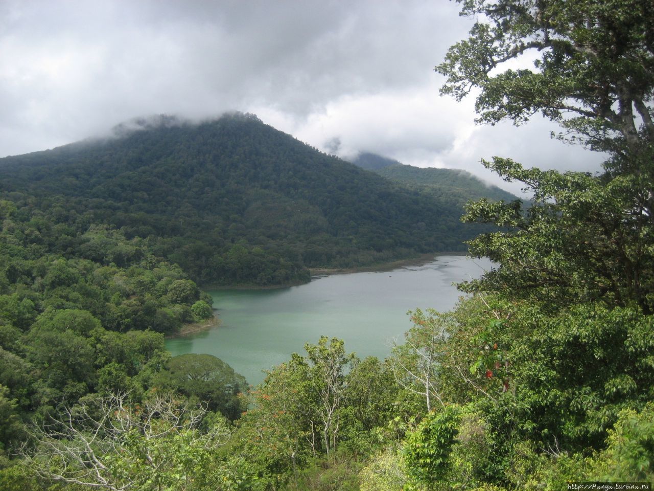 Озеро Тамблинган