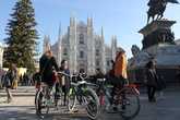 Главная площадь Милана Duomo на велосипедах