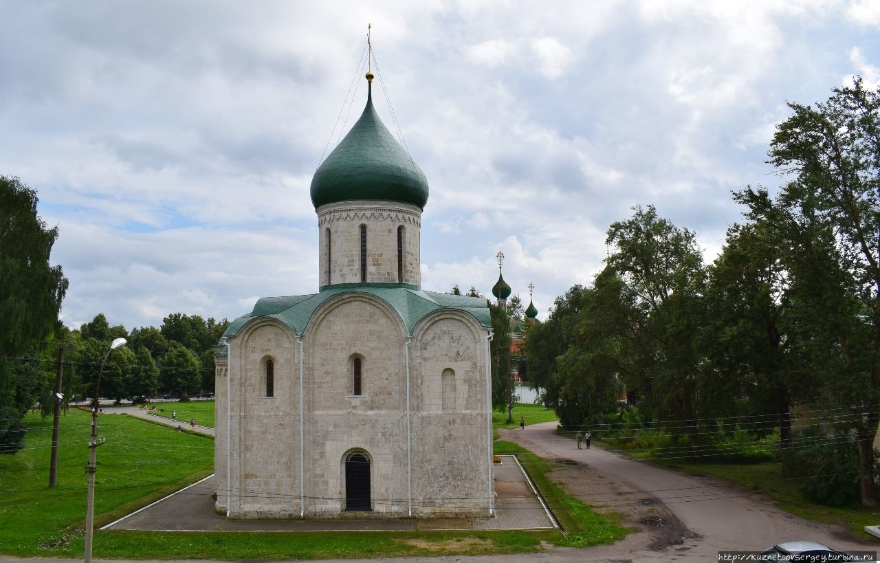 Переславль-Залесский. Красная площадь и река Трубеж. Переславль-Залесский, Россия