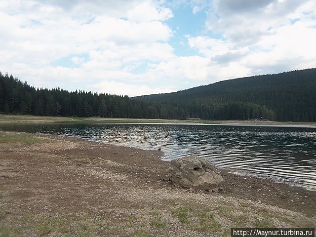 Черное озеро.