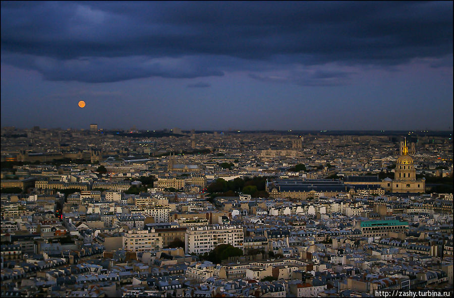 Вид на город с Эйфелевой башни Париж, Франция