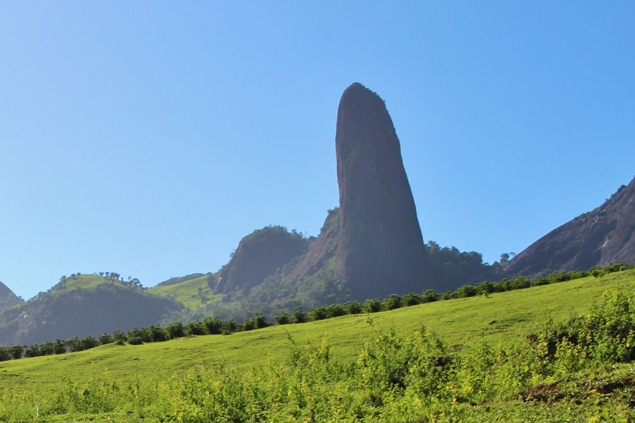 Пик Итабира Кашуэйру-ди-Итапемирим, Бразилия