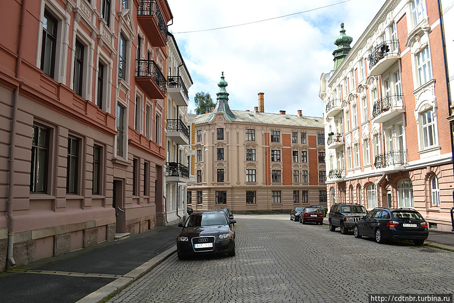 ...улицы достаточно чистые, ухоженные