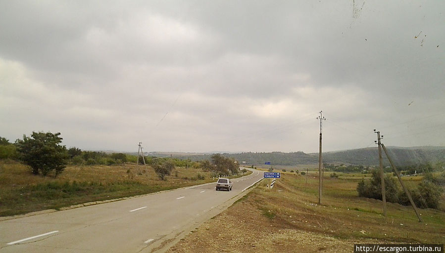 К сожалению, фотографировать я могла только, когда мы останавливались. А это не всегда лучшее место, чтобы отобразить  эти дивные просторы.