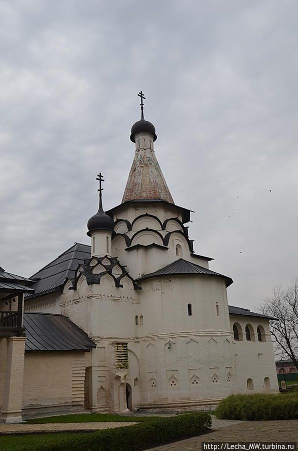 Успенская трапезная церковь XVI века Суздаль, Россия