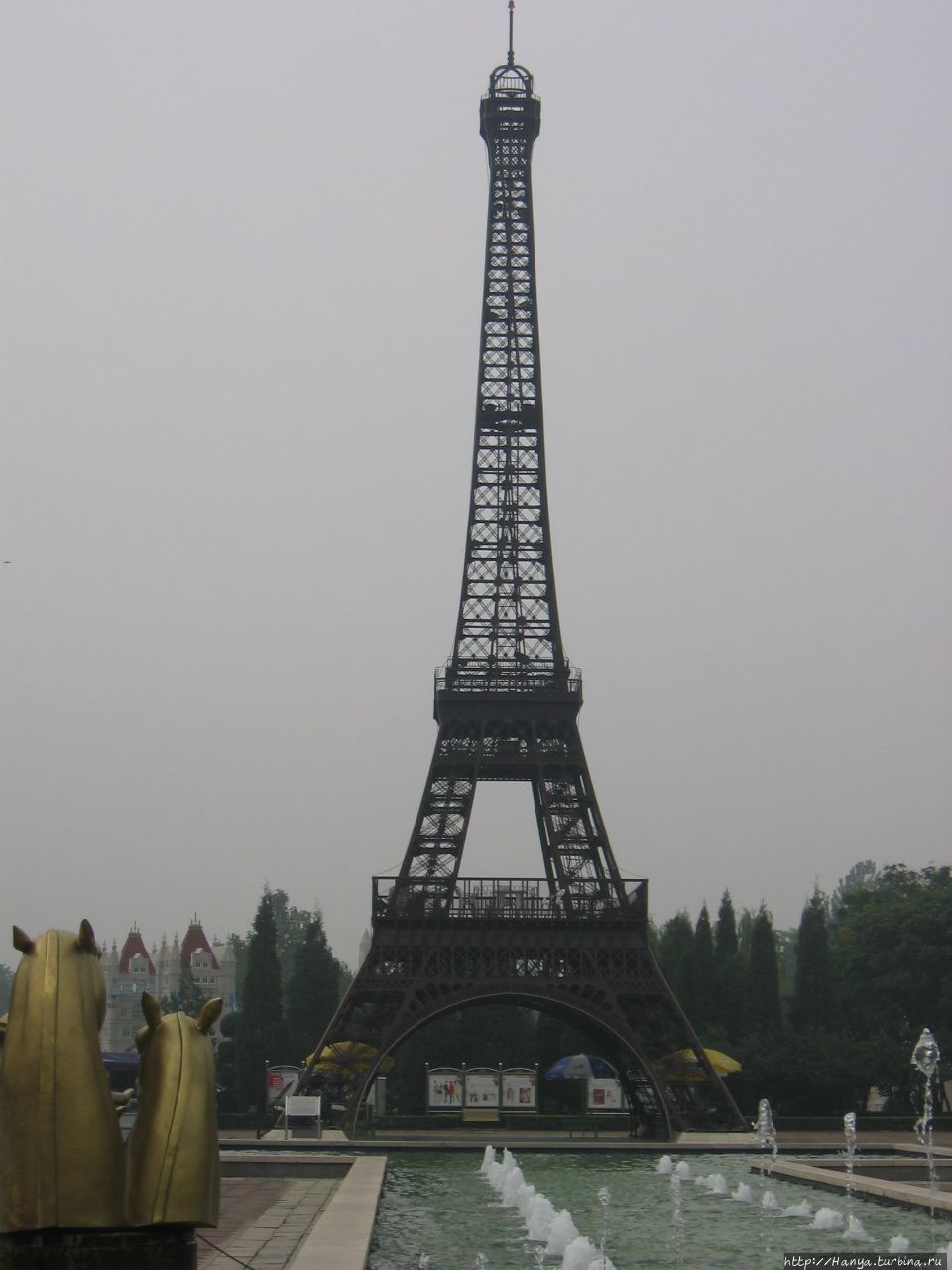 Пекин. Парк Миниатюр.Франция. Париж. Эйфелева Башня Пекин, Китай