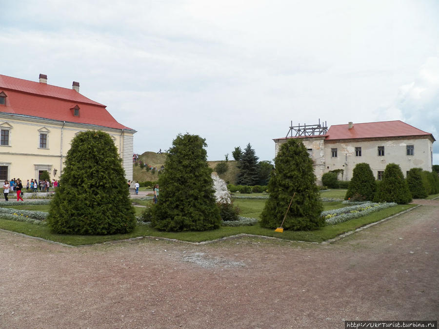 Замки Украины: Золочевский замок Золочев, Украина