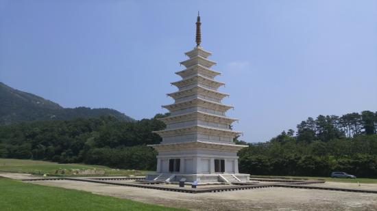 Храм Маёкса / Mireuksa Temple Site