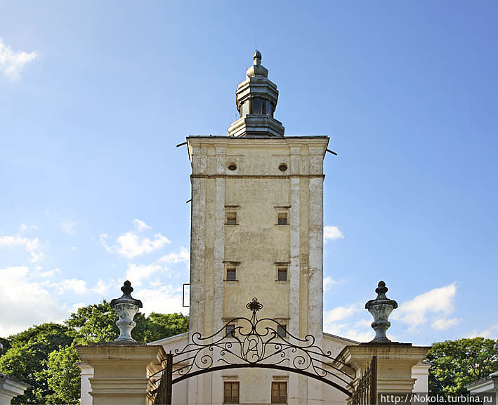 Замка уже нет, а замковая башня осталась Бяла-Подляская, Польша