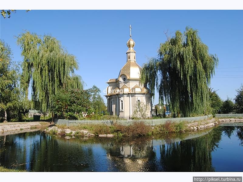 Из интернета. Часовня-купальня на святом источнике. Святогорск, Украина