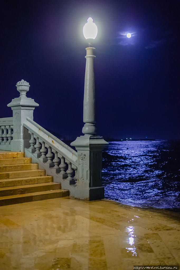 Вечер. Ситжес. Прибой Ситжес, Испания