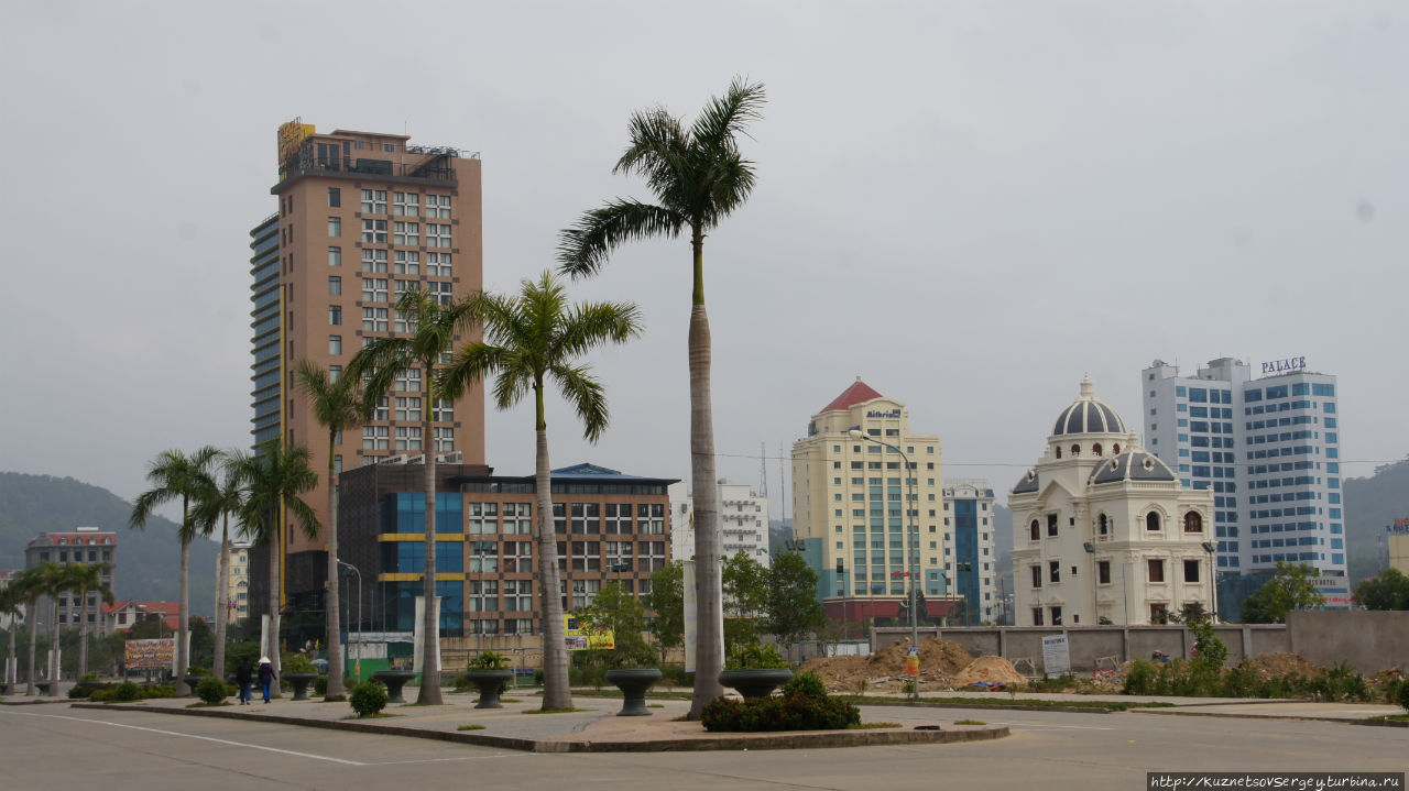 Окрестности отеля в Ха-Лонге Ха-Лонг, Вьетнам