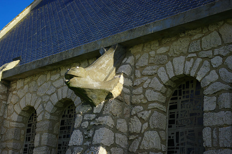 Маленькая церквушка 13 века. Этрета, Франция