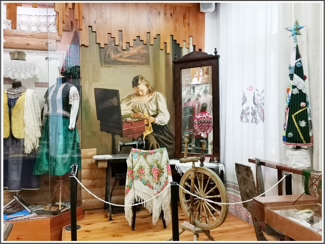 Прялки, швейная машинка и прочие женские инструменты :) Тобольск, Россия