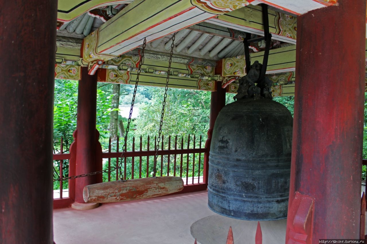 Pohyon-са - храм 11 века, национальное достояние КНДР