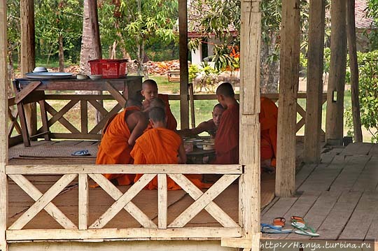 Монастырь Ват Висуналат. Фото из интернета Луанг-Прабанг, Лаос