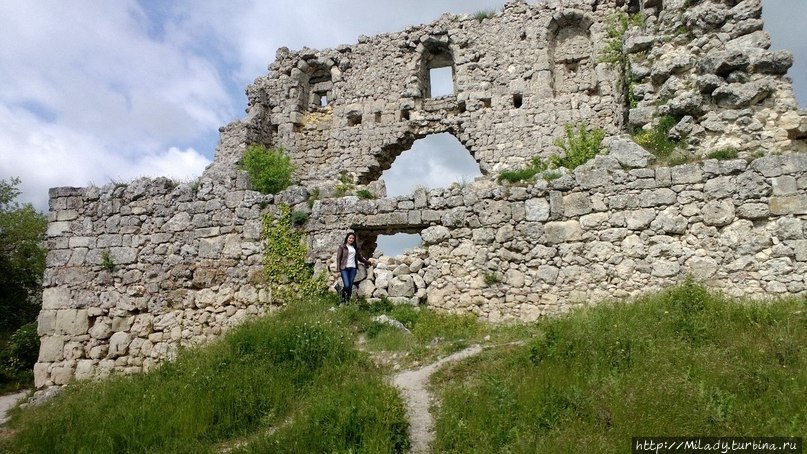 Развалины древней крепости на Мангупе Республика Крым, Россия