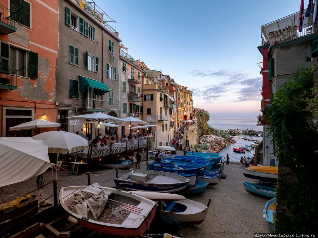 Manarola один из городов Чинкуе Терре (UNESCO) Манарола, Италия