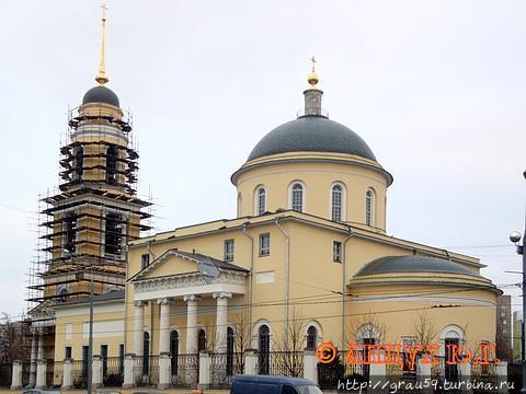 Строящаяся колокольня (Из Интернета) Москва, Россия