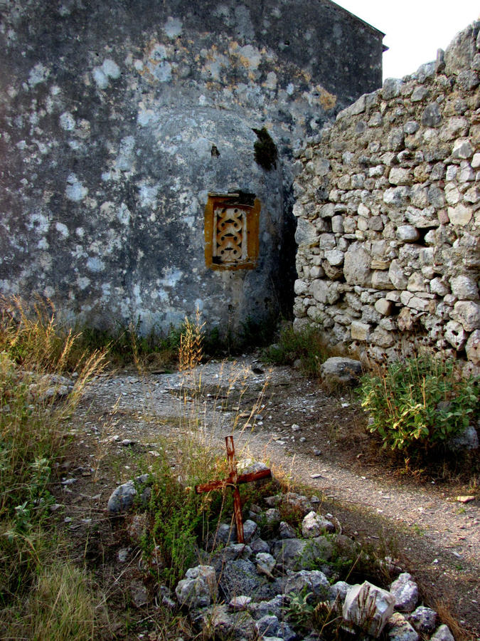 Чья могила? Эрмонес, остров Корфу, Греция