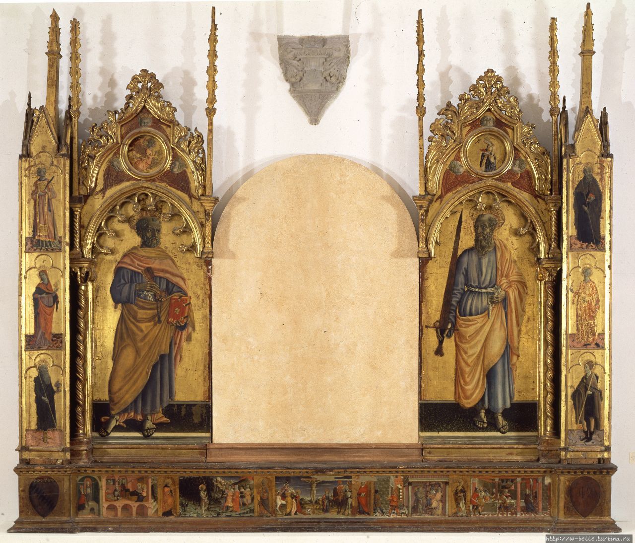 Маттео ди Джованни (1430-1495гг), еще один уроженец Сансеполькро, он создает большие алтарные картины и полиптихи для церквей. Это его алтарная композиция. Сансеполькро, Италия