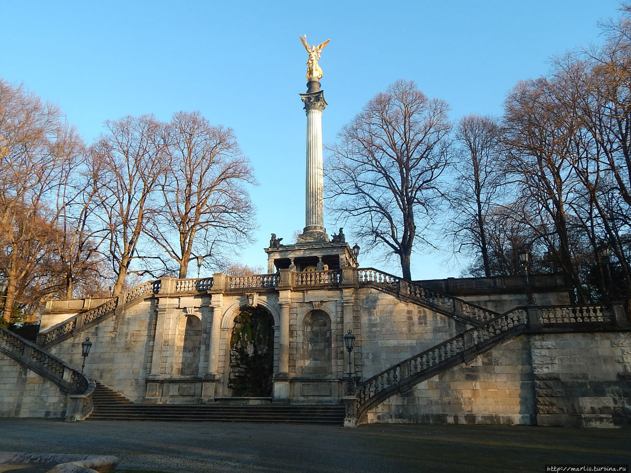 Friedensengel — Колонна на правом высоком берегу Изара. Ангел Мира Мюнхен, Германия