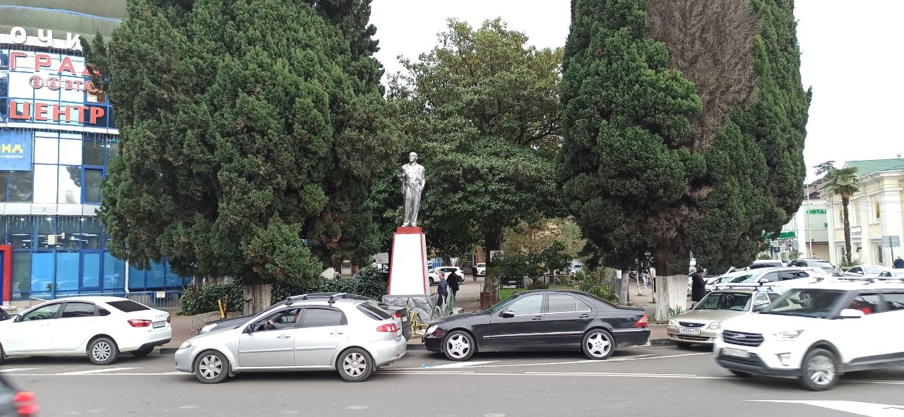 Памятник В.И.Ленину Адлер, Россия