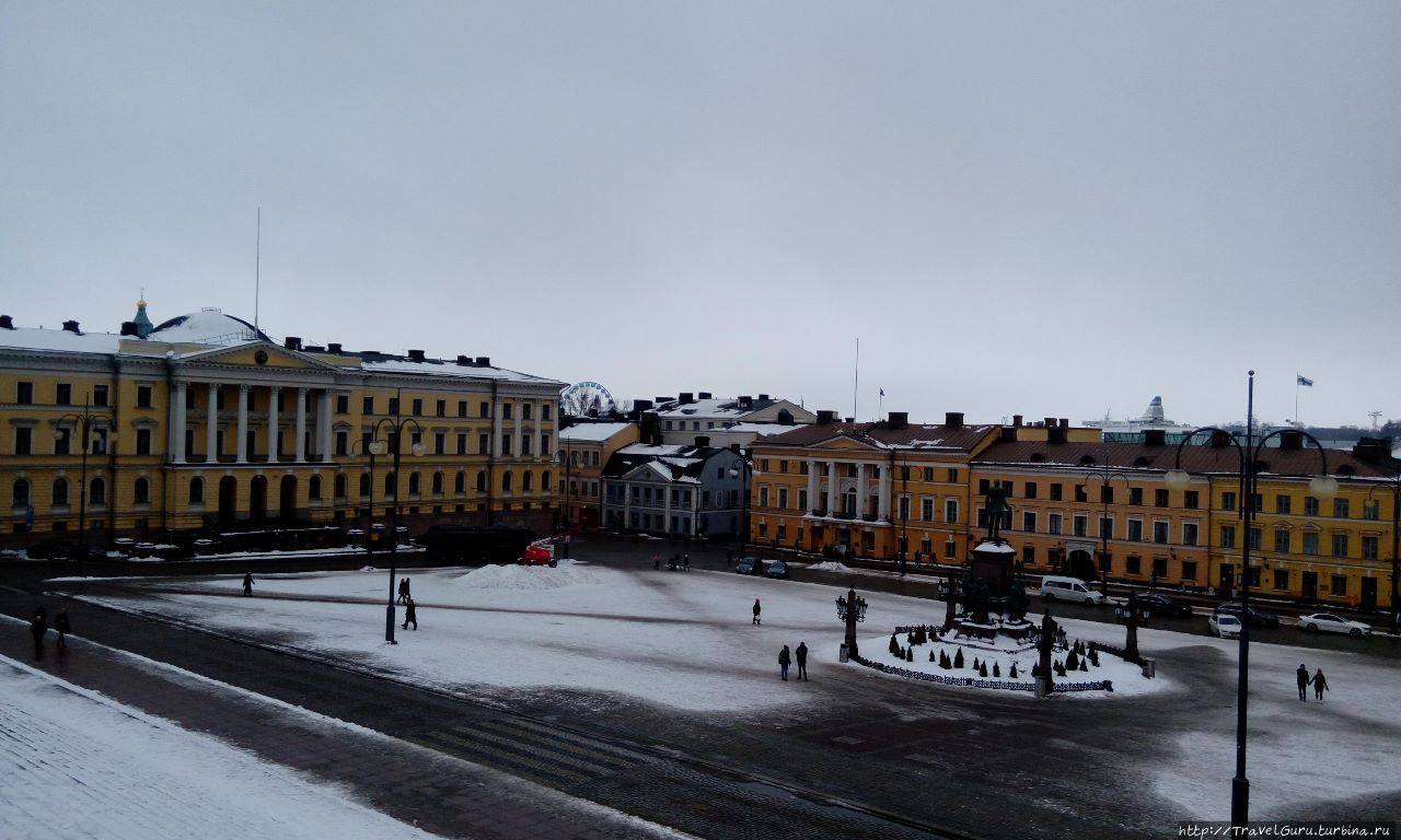 Вид Сената с лестницы Николаевского собора Хельсинки, Финляндия
