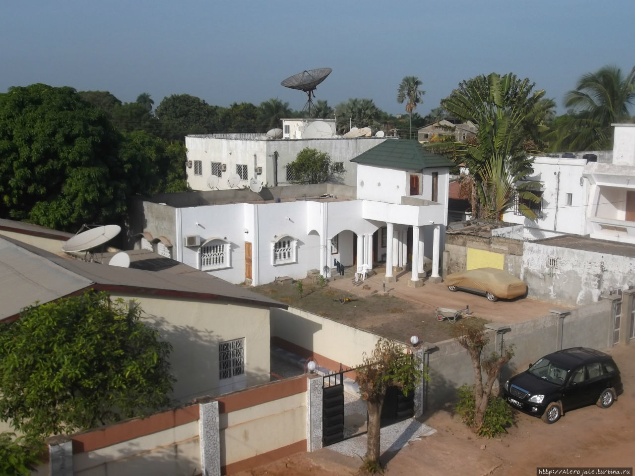 Скрывают явно Коту, Гамбия