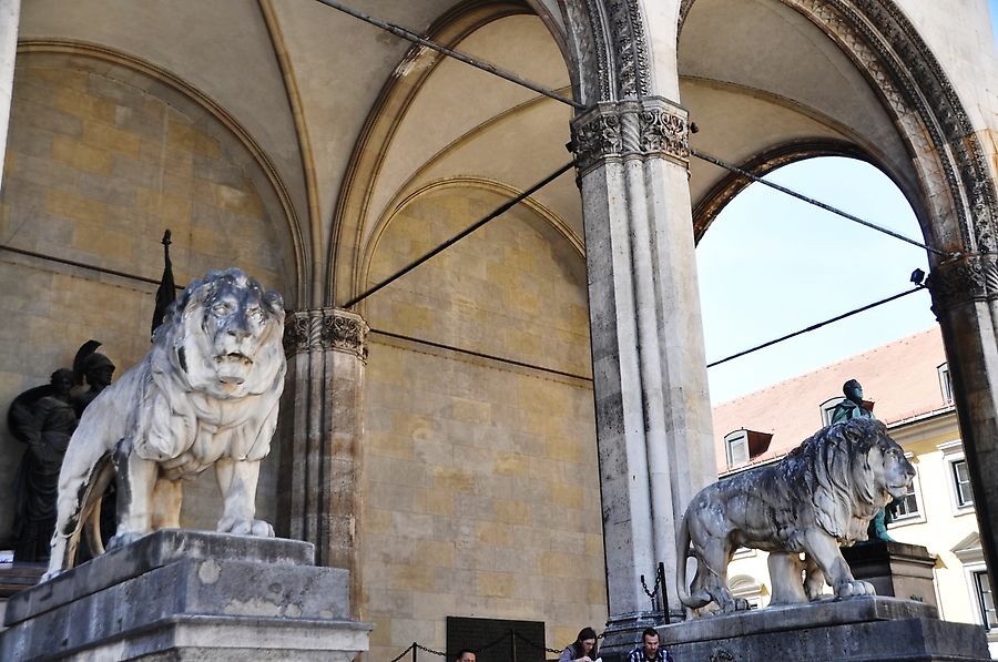 Мюнхен, в Павильоне полководцев