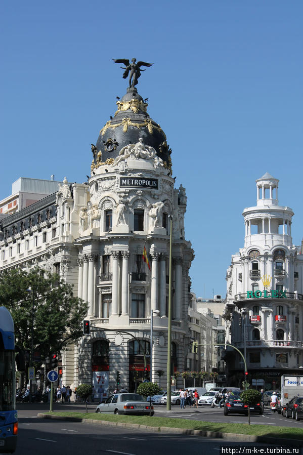 Красивые здания площади Сибелес Мадрид, Испания