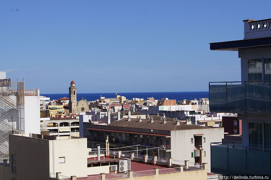 Вид на Калелью с нашего балкона, мне нравился Калелья, Испания