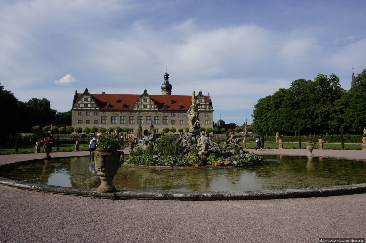 Замок и замковый сад в Вайкерсхайме Вайкерсхайм, Германия