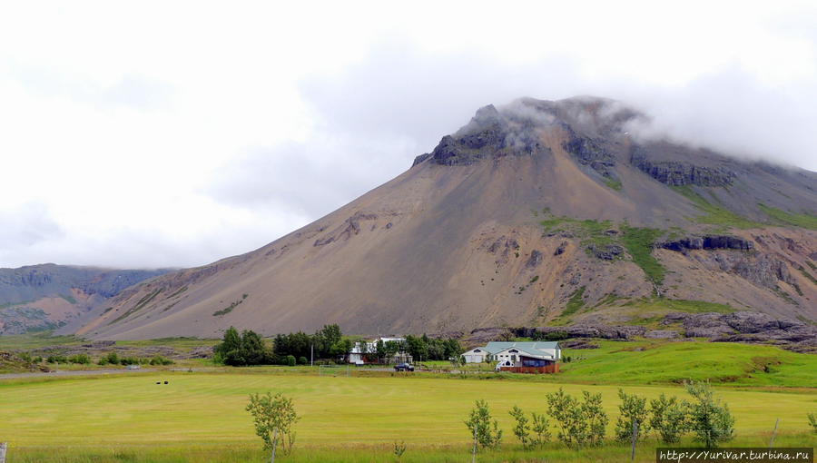 Каменные яйца в Восточных фьордах Исландии Дьюпивогур, Исландия