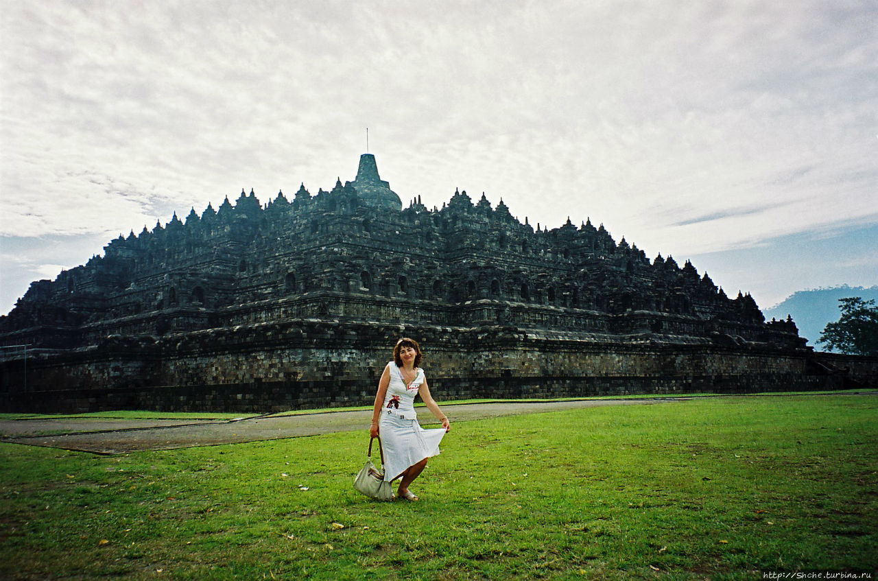 Боробудур — старейший крупнейший буддистский комплекс в мире Боробудур, Индонезия