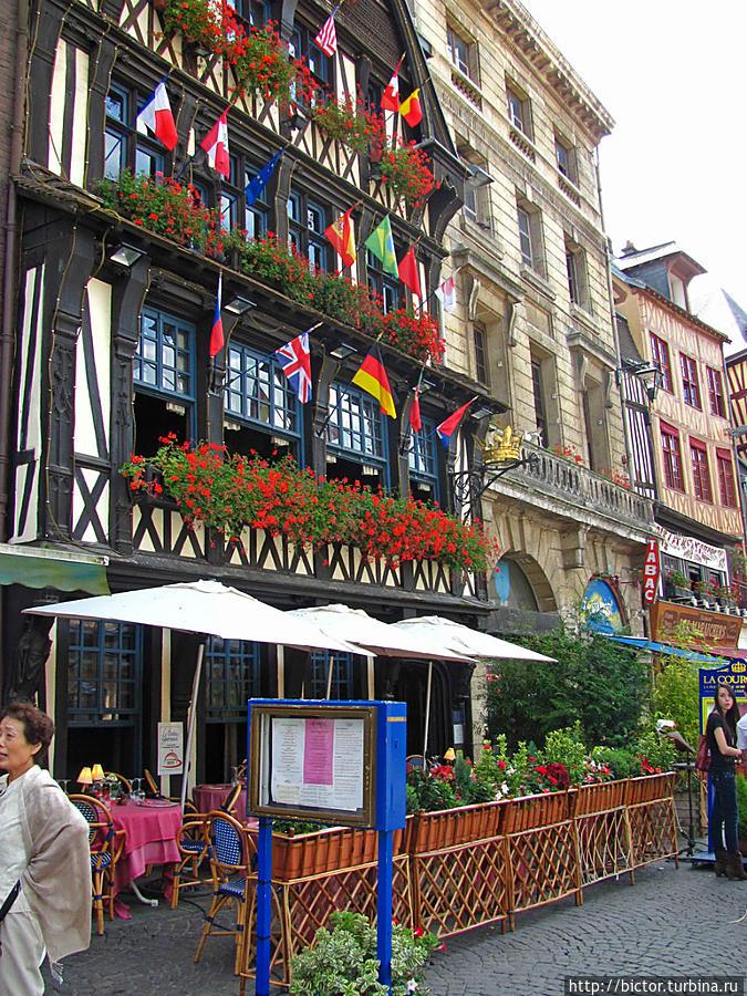 Улица Больших часов Руан, Франция