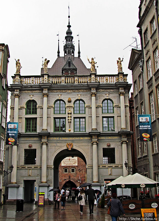 Золотые ворота, вид с улицы Гданьск, Польша